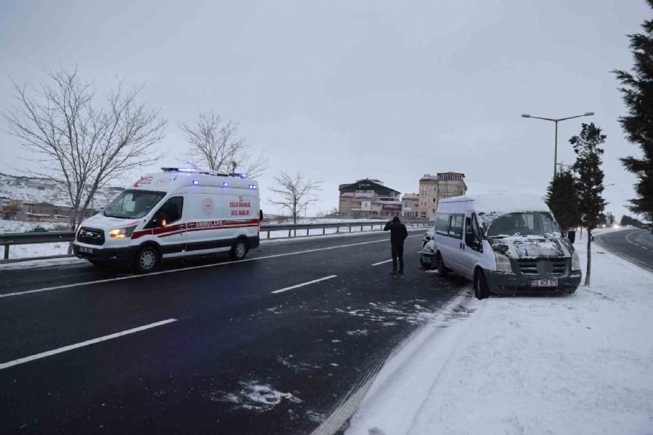 Nevşehir’de 6 araçlı zincirleme kaza: 3 yaralı