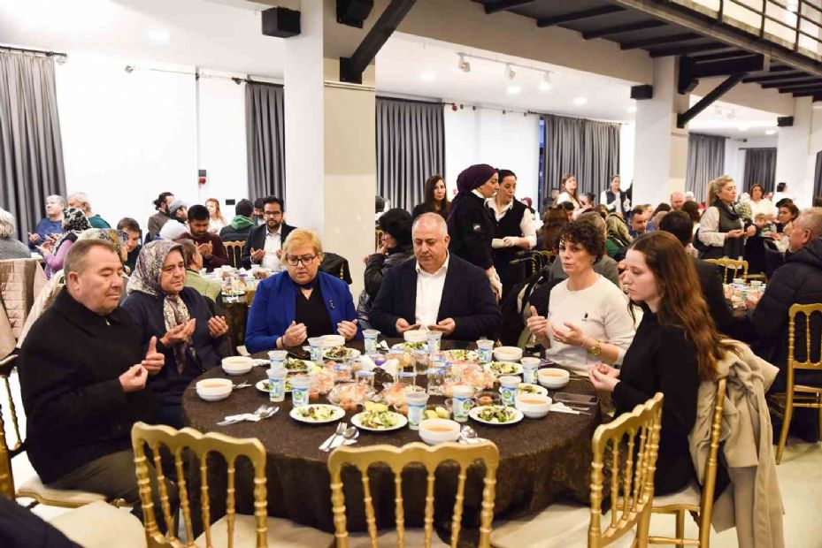 Engelli bireyler ve aileleri iftar sofrasında buluştu