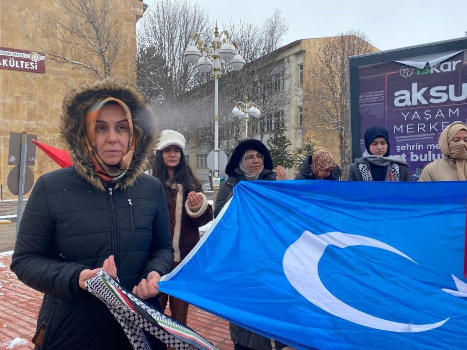 Üniversite öğrencilerinden, Doğu Türkistan’a destek yürüyüşü