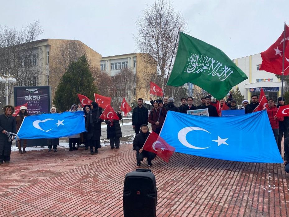 Üniversite öğrencilerinden, Doğu Türkistan’a destek yürüyüşü