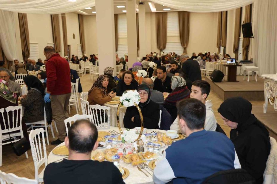 Kırıkkale Belediyesi, şehit aileleri ve gaziler için iftar programı düzenledi