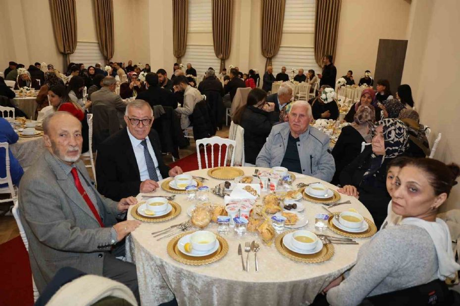 Kırıkkale Belediyesi, şehit aileleri ve gaziler için iftar programı düzenledi