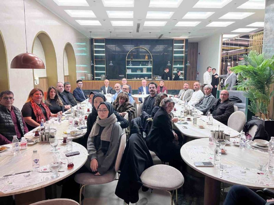 Eskişehir’de Vali Yardımcısı Oğuz Şenlik’in katılımıyla iftar yemeği düzenlendi