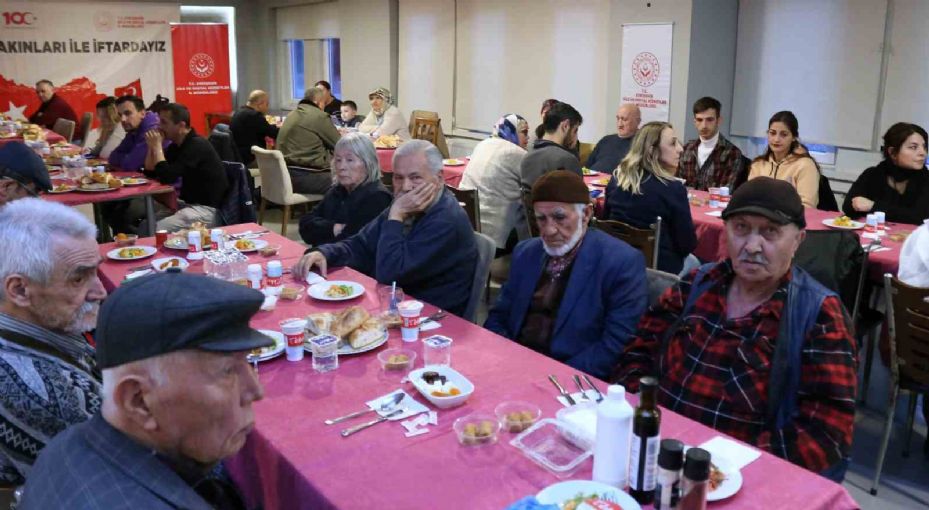 Şehit ve gazi yakınlarına iftar verildi