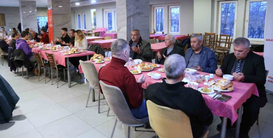 Şehit ve gazi yakınlarına iftar verildi