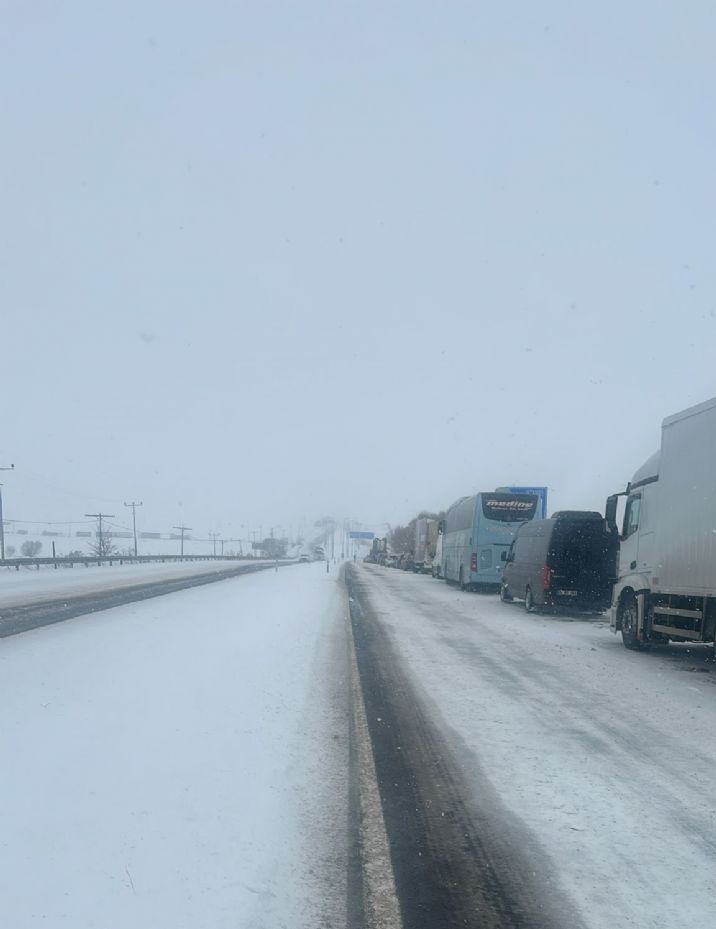 Kayseri - Gürün yolu ulaşıma kapandı