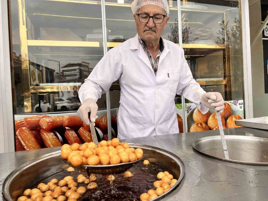 Konya’da geleneksel lokma tatlısına rağbet