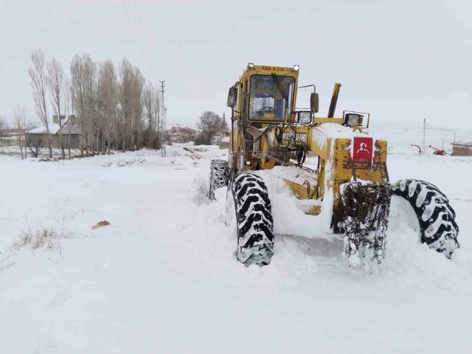 Kayseri’de 203 yol açıldı, 15 yolda çalışmalar sürüyor