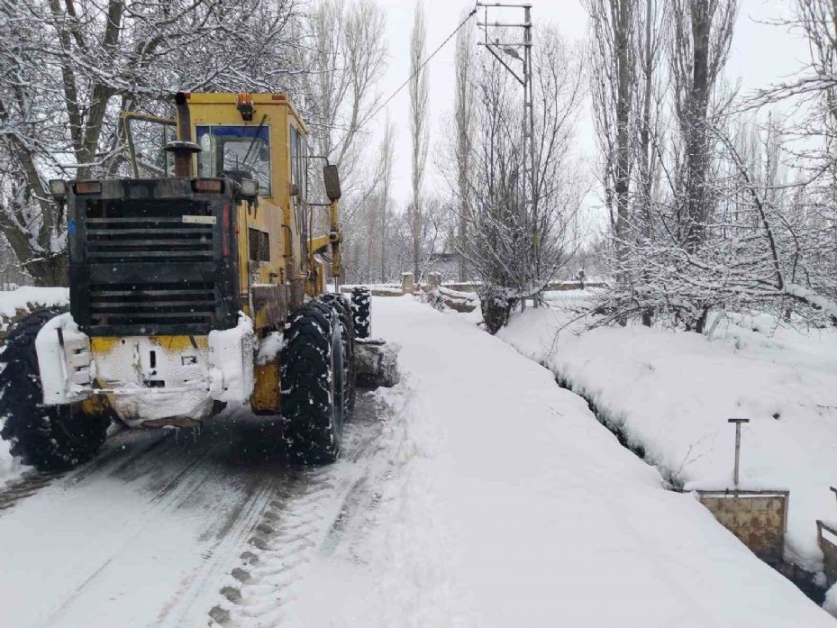 Kayseri’de 203 yol açıldı, 15 yolda çalışmalar sürüyor