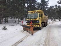 Büyükşehir ekiplerinin karla mücadele çalışmaları