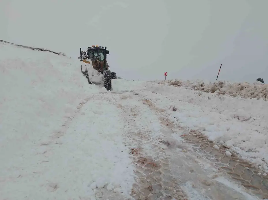 Kayseri’de 140 yol ulaşıma açıldı
