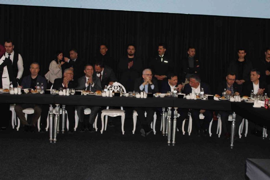 Kayseri Sivaslı Dernekler Federasyonu üyeleri iftarda bir araya geldi