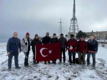 Şehitlerin anısına bin 808 metrelik dağa tırmandılar