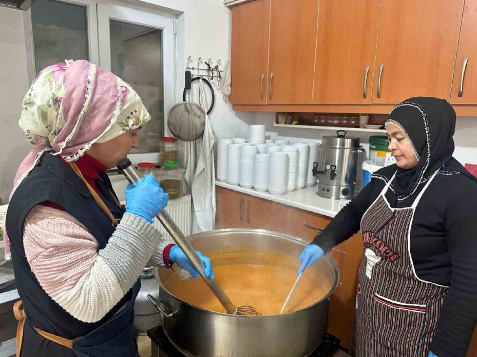 Mahallede 17 yıllık Ramazan geleneği