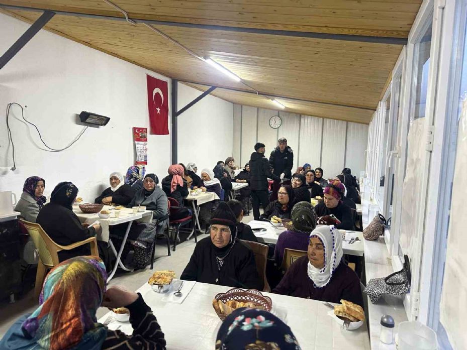 Mahallede 17 yıllık Ramazan geleneği