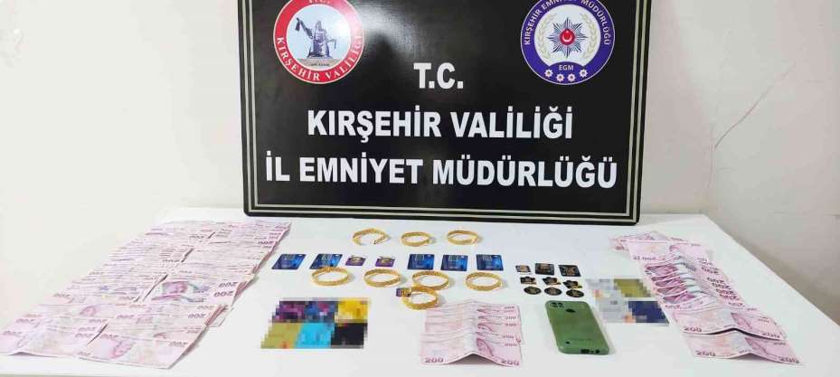 Sahte altın bilezik satmaya çalışanlara operasyon: 3 kişi tutuklandı