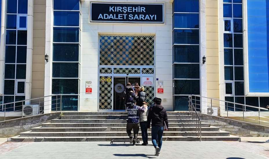 Sahte altın bilezik satmaya çalışanlara operasyon: 3 kişi tutuklandı