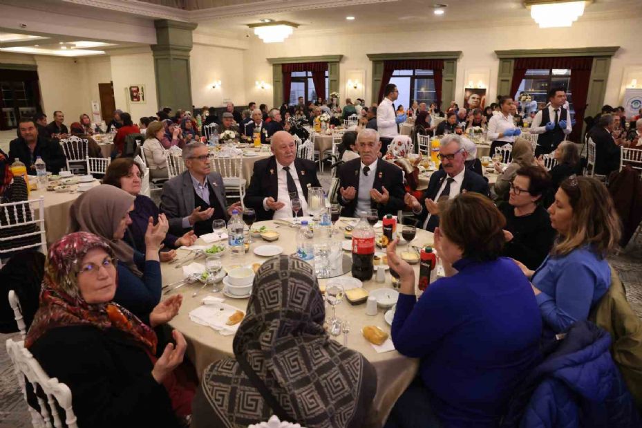 Başkan Kurt iftarda şehit aileleri, gaziler ve yakınları ile buluştu