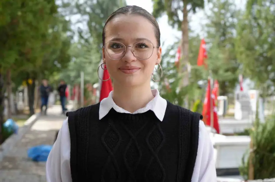 Üniversitelilerden bayram öncesi anlamlı hareket: "Şehitlerimizin sayesinde bu güzel ülkede yaşıyoruz"