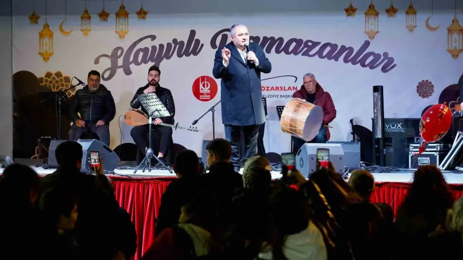 200 bin kişi Keçiören’de iftar yaptı