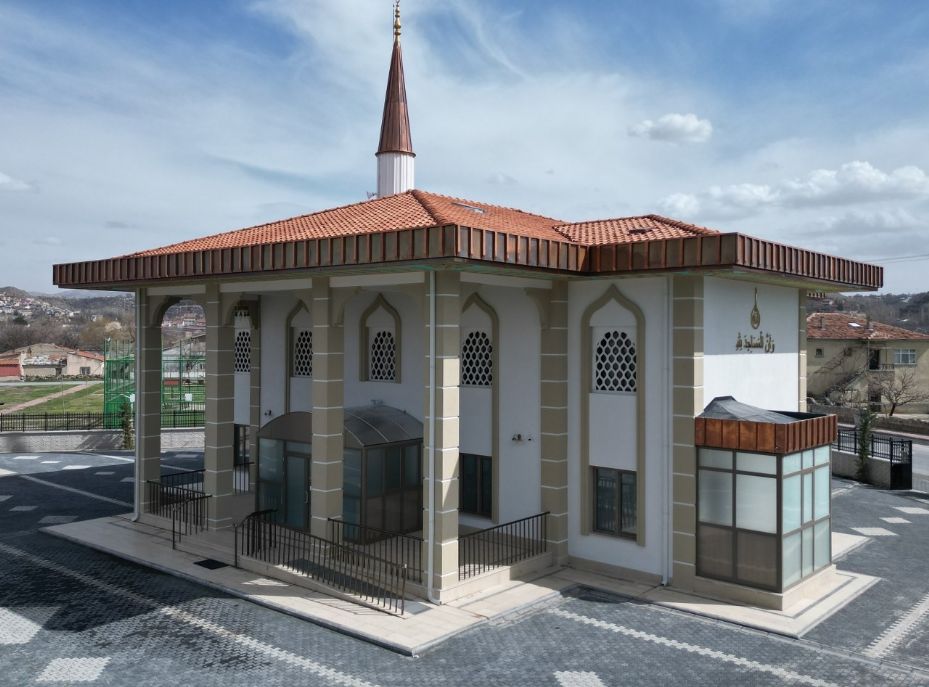 Yunus Emre Cami açılış için gün sayıyor