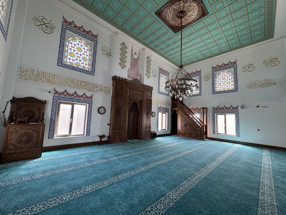 Yunus Emre Cami açılış için gün sayıyor