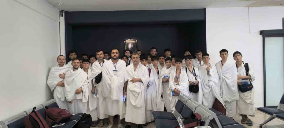 Bozkır’da hafızlık eğitimi tamamlayan 30 öğrenciye umre ziyareti ödülü