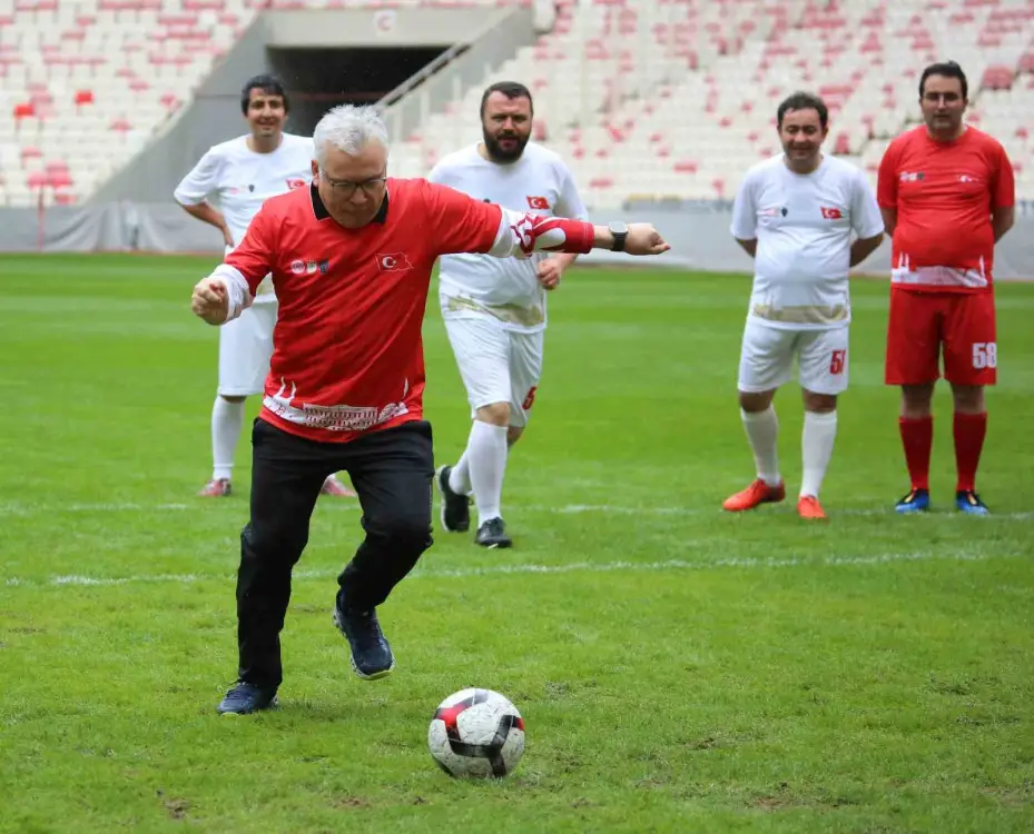 Sivas’ta şehitlerin anısına özel maç
