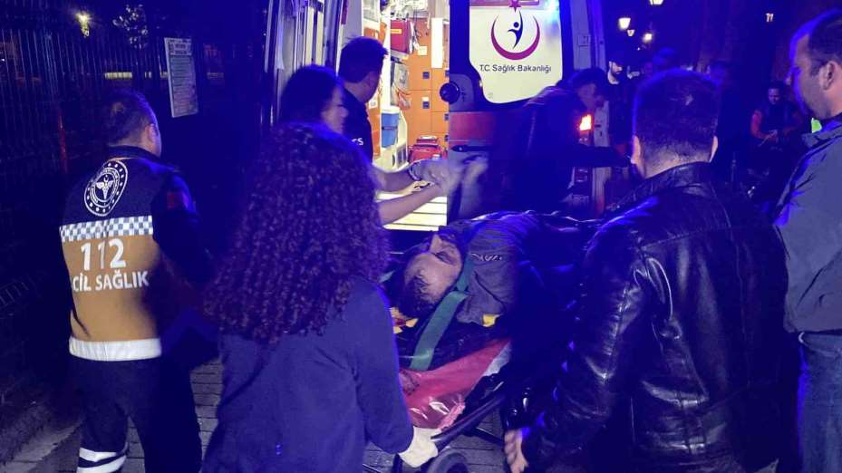 Suyu olmayan Porsuk Çayı’na balıklama atlayan ve balçığa saplanan adam yaralandı
