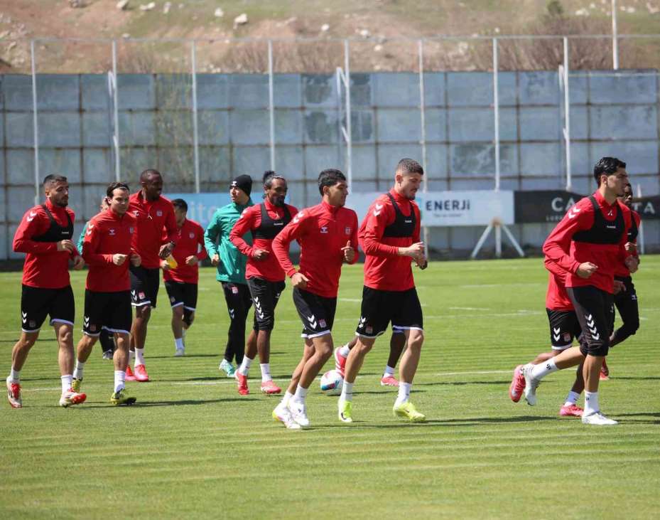 Rıza Çalımbay: "Galatasaray’dan puan ya da puanlar almalıyız"
