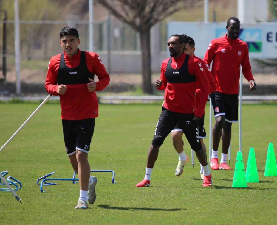 Rıza Çalımbay: "Galatasaray’dan puan ya da puanlar almalıyız"
