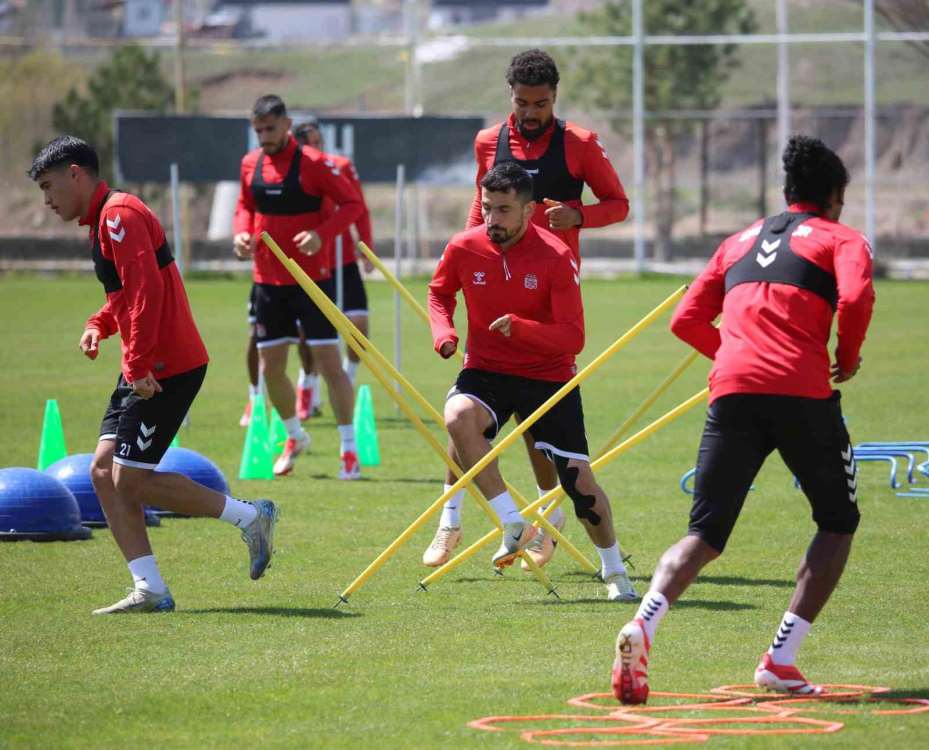 Rıza Çalımbay: "Galatasaray’dan puan ya da puanlar almalıyız"