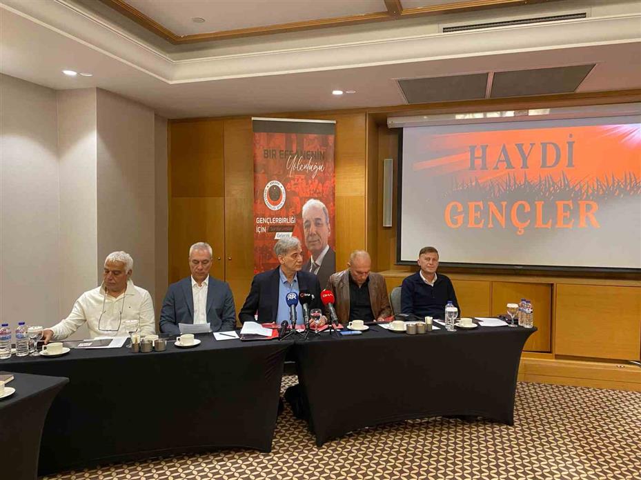 Murat Şamil Şen: "Spor kulüplerinin en büyük sorunu geçici çözümler bulunmasıdır"