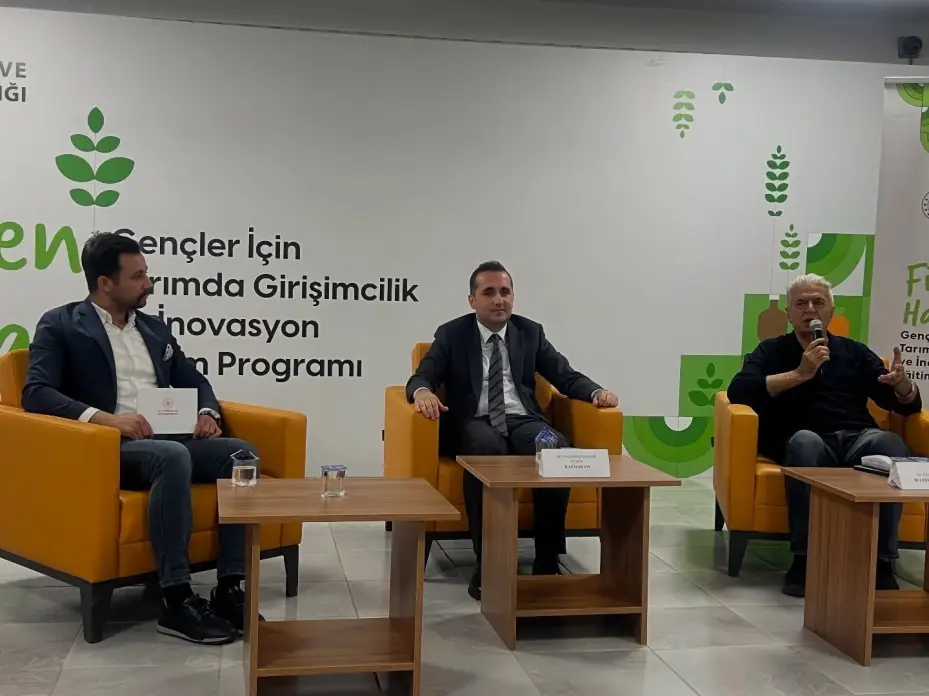 Hüyük’teki kampta gençler tarımı öğreniyor
