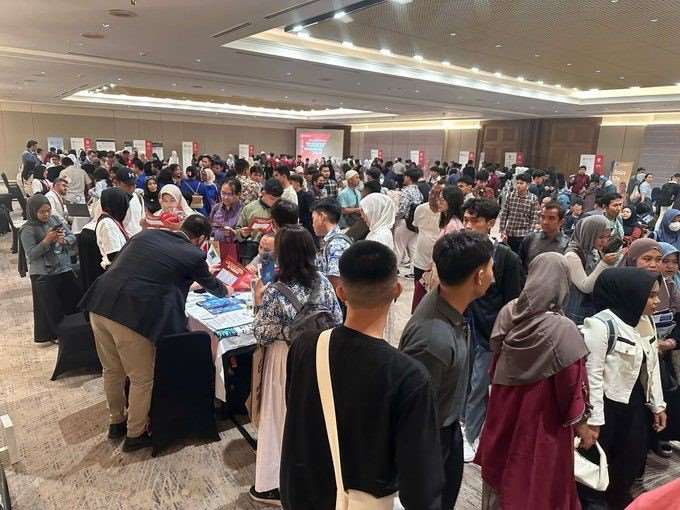 Anadolu Üniversitesi, Türk Üniversiteleri Eğitim Fuarı’na katıldı