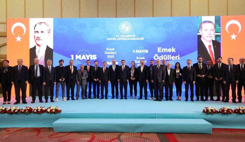Bakan Işıkhan: "Hayata geçirmiş olduğumuz her politikanın arkasında geleceğimizi aydınlatan işçilerimiz var"