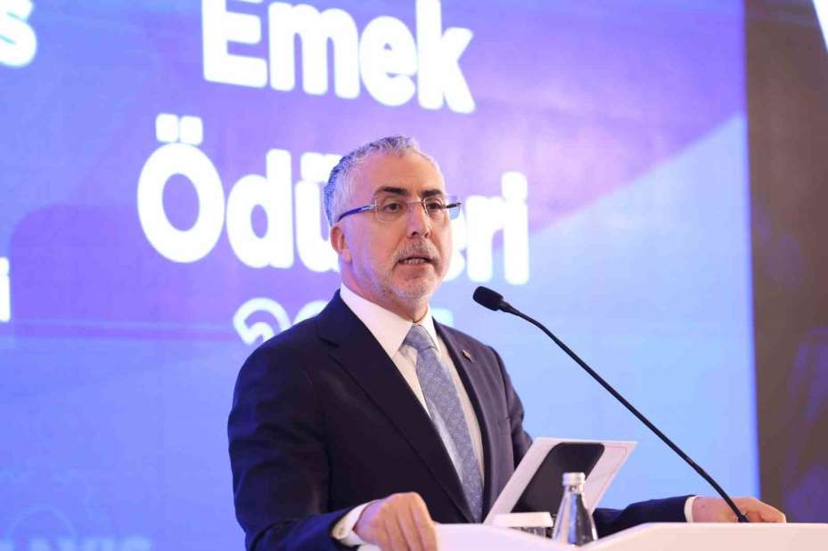 Bakan Işıkhan: "Hayata geçirmiş olduğumuz her politikanın arkasında geleceğimizi aydınlatan işçilerimiz var"