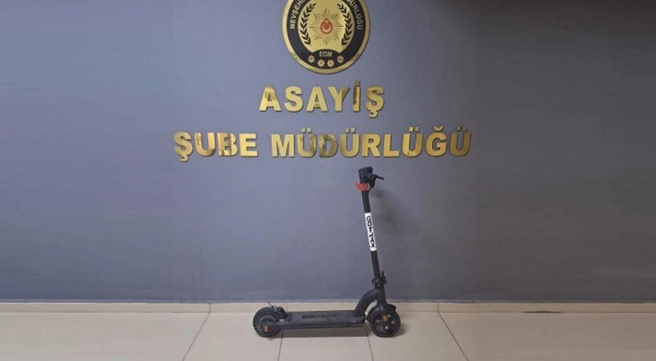 Hırsızlar önce kameralara, sonra polise yakalandı