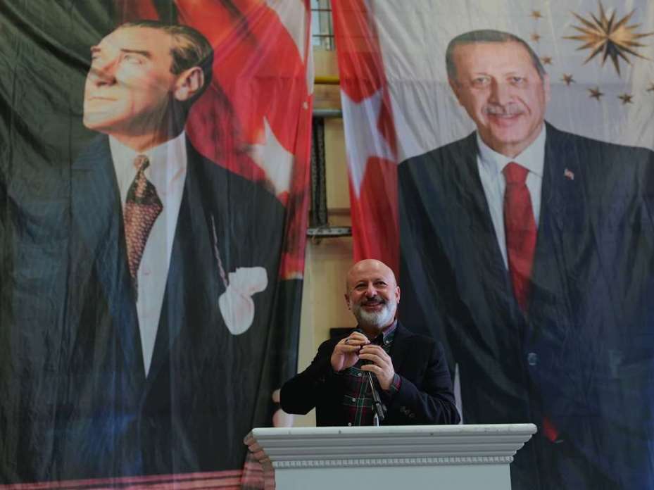 Başkan Çolakbayrakdar: "Belediyede her bir çalışanın sendikası, ‘Ahmet Çolakbayrakdar’dır"