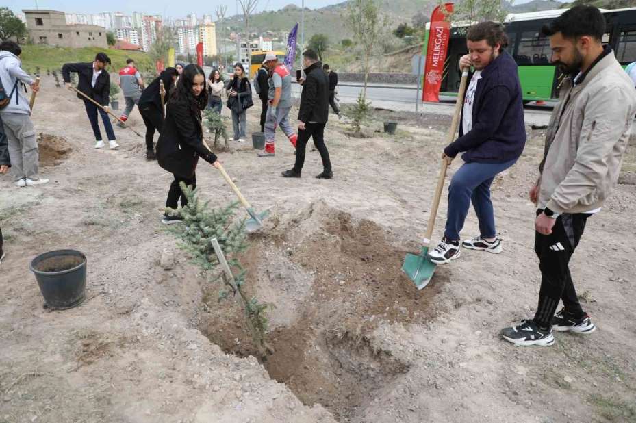 Melikgazi’nin yeşil dokusu güçleniyor