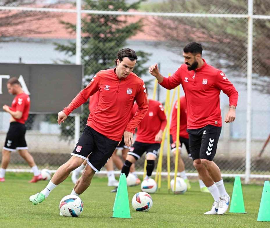 Sivasspor’da Galatasaray maçı hazırlıkları sürüyor