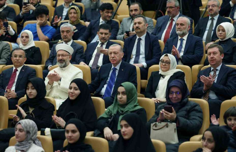 Cumhurbaşkanı Erdoğan: "Ya aslımıza dönecek ya da yapamadıklarımız için nedamet getirmeye devam edeceğiz"