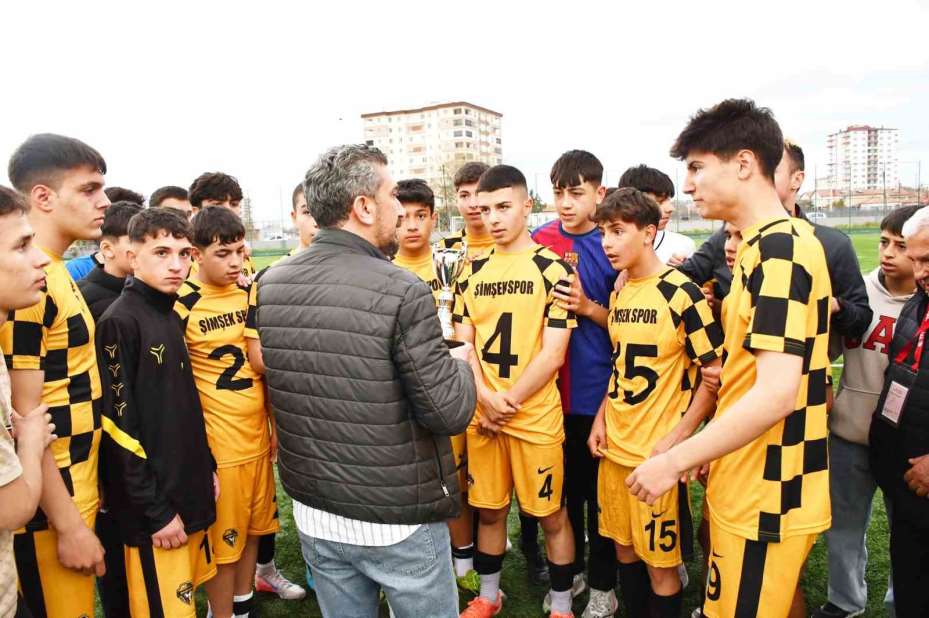 Kocasinan Şimşekspor şampiyon oldu