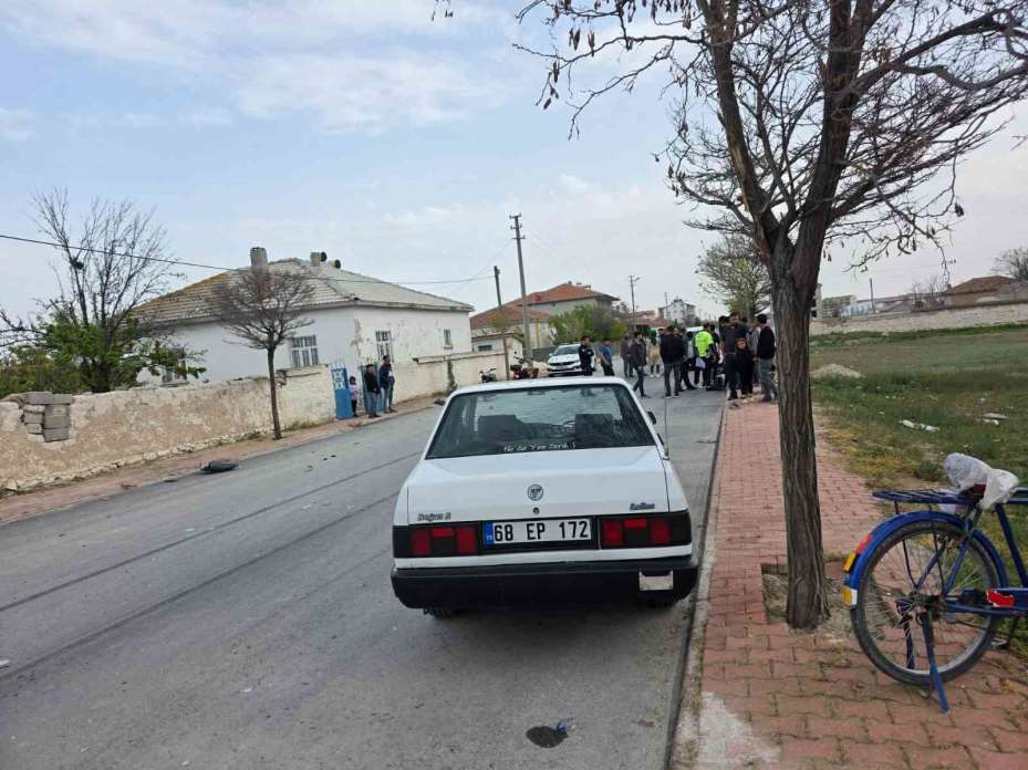 Otomobille çarpışan elektrikli motosiklet sürücüsünün gözü çıktı