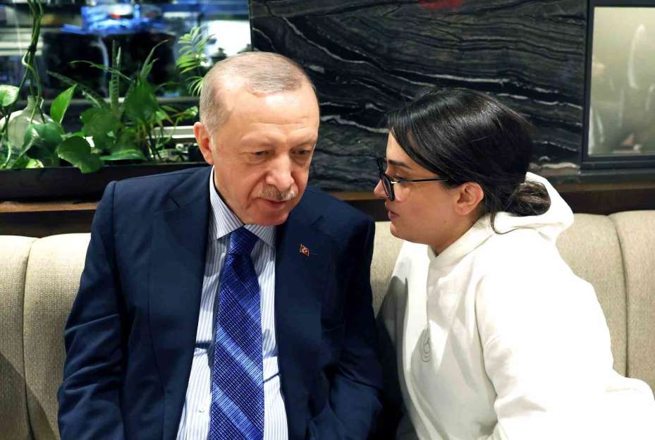 Cumhurbaşkanı Erdoğan, kafede vatandaşlarla sohbet etti