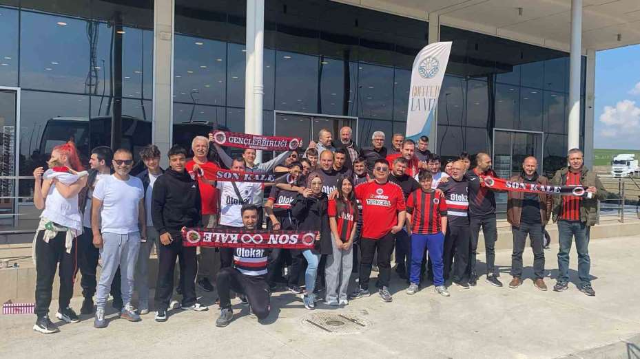 Gençlerbirliği taraftarları Süper Lig yolunda takımını yalnız bırakmıyor