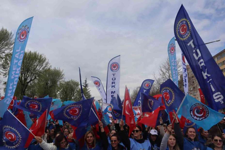 Eskişehir’de 1 Mayıs İşçi Bayramı coşkuyla kutlandı