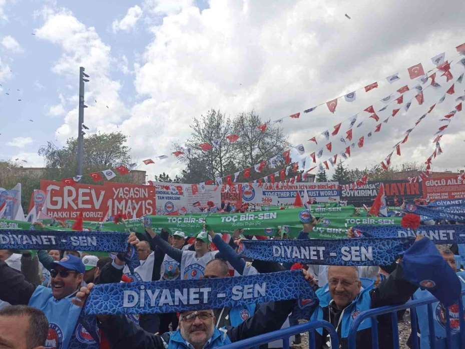 Memur-Sen Genel Başkanı Yalçın: "Tavsiyeye uymanın değil, günü kurtarmanın derdindeyiz"