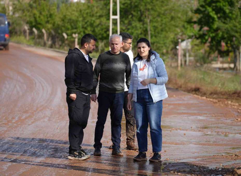 Kırıkkale’de sağanak yağış hayatı felç etti: Tren seferleri durdu, ev ve iş yerlerini su bastı