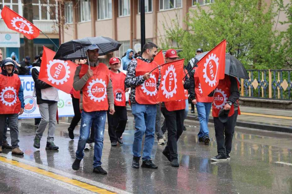 Bölücü slogan iddiası gerginliğe neden oldu